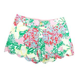 LILLY PULITZER Scolloped edge shorts in Resort White Mariposa Size 4